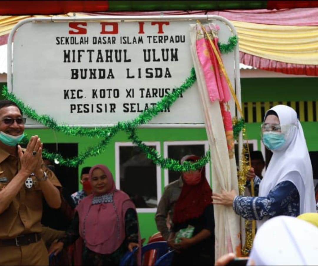 Lisda Resmikan SDIT Miftahul Ulum Bunda Lisda